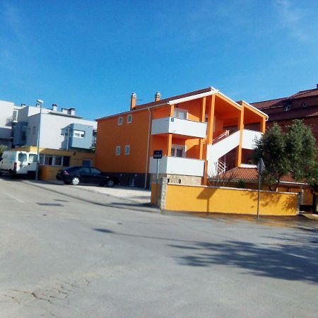 Apartments Batarilo Biograd Na Moru Bagian luar foto