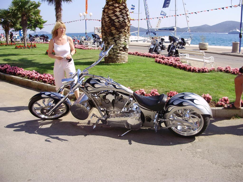 Apartments Batarilo Biograd Na Moru Bagian luar foto