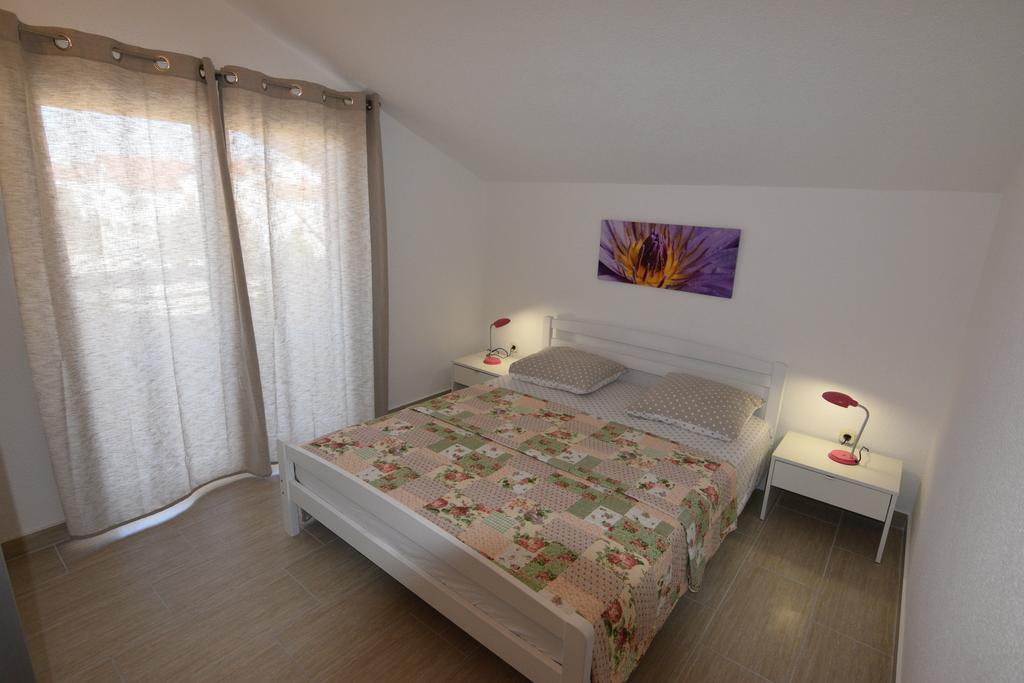 Apartments Batarilo Biograd Na Moru Bagian luar foto