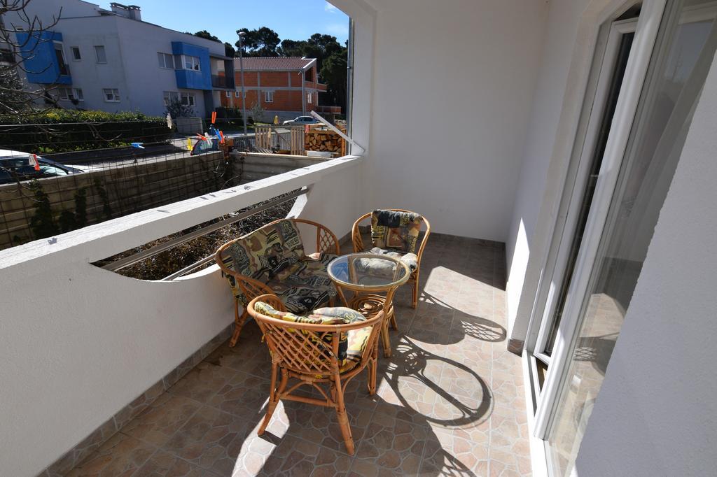 Apartments Batarilo Biograd Na Moru Bagian luar foto