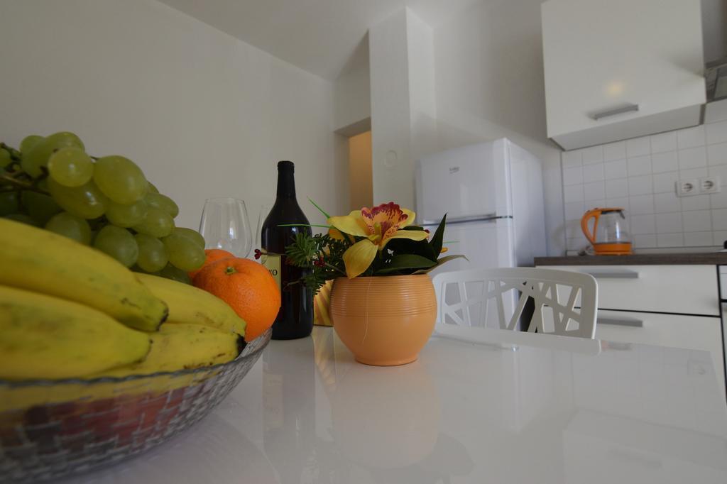 Apartments Batarilo Biograd Na Moru Bagian luar foto