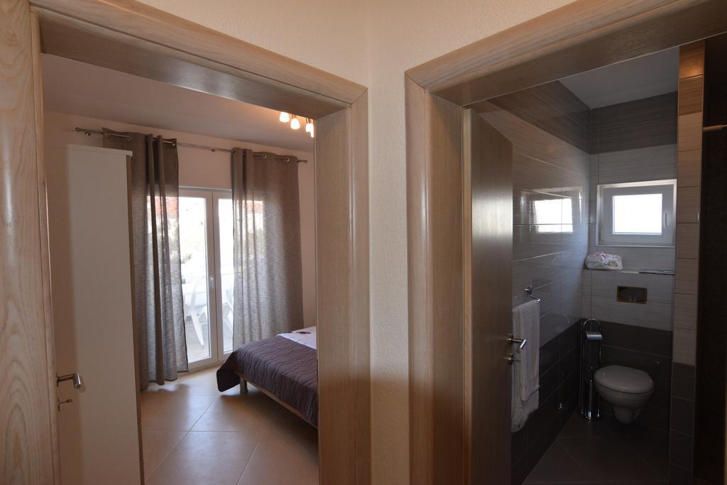 Apartments Batarilo Biograd Na Moru Bagian luar foto