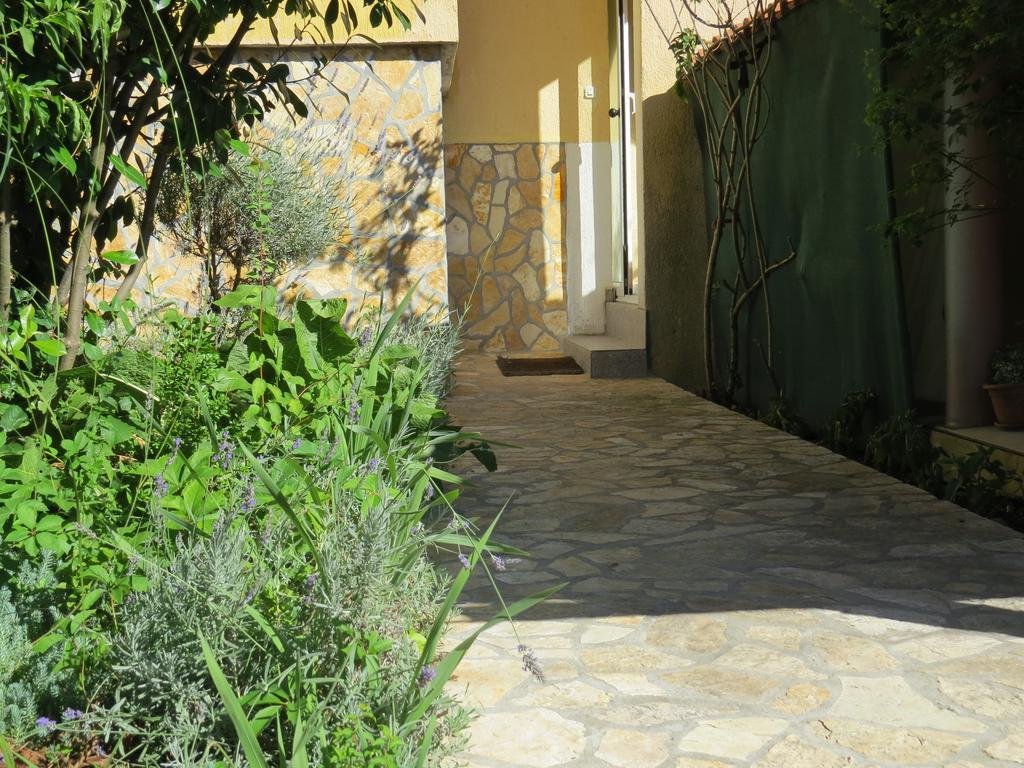 Apartments Batarilo Biograd Na Moru Bagian luar foto