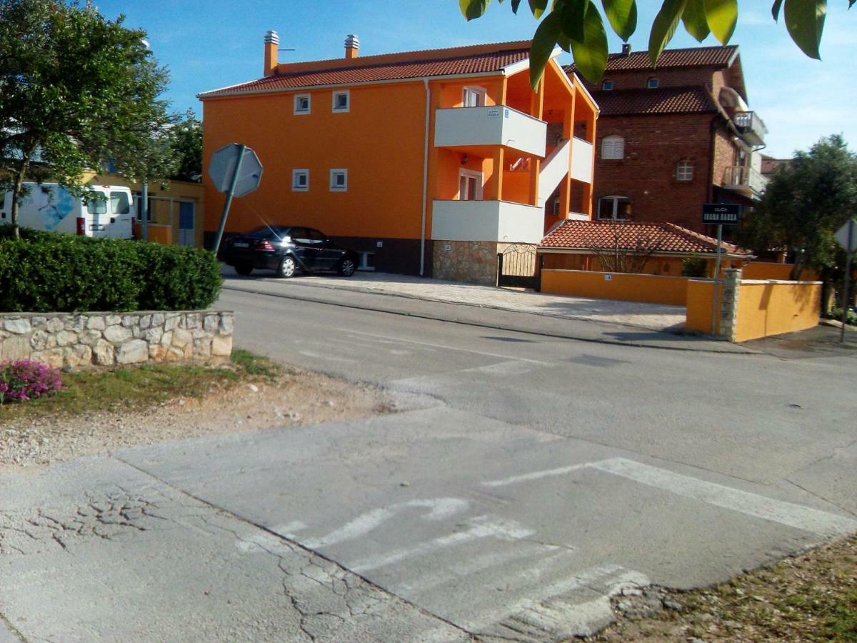 Apartments Batarilo Biograd Na Moru Bagian luar foto